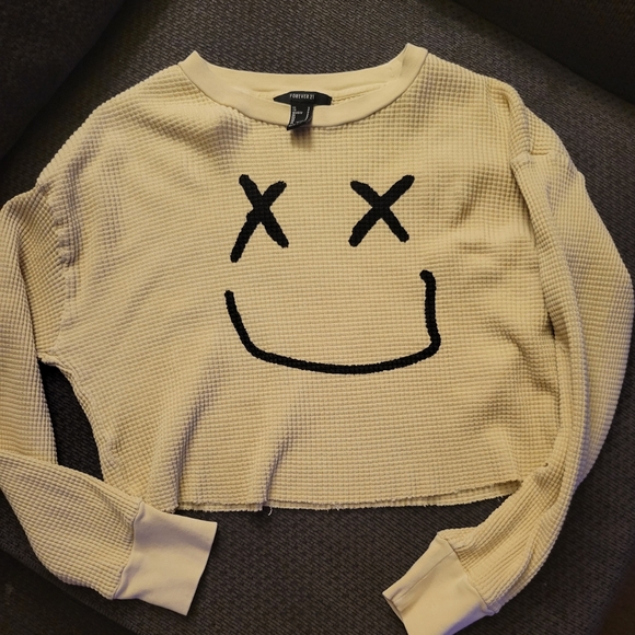 Forever 21 Tops - Happy Face Graphic Cropped  Long Sleeve Tee Size S
